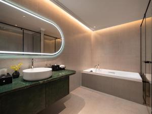 GRAND HOTEL du LAC Boutique Saigon