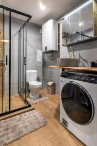 Incredible 2BDR with Veranda and House-like Feel