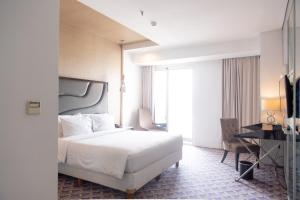 Nemuru Grand Bellevue Radio Dalam