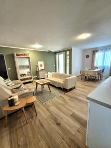 Appartements Charmant T4 proche mer : Appartement 1 Chambre