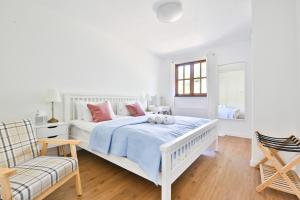 Homely 5 Bed House - 15 Mins to Cardiff City