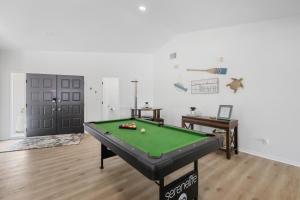 Direct boating access home with pool spa and billiards