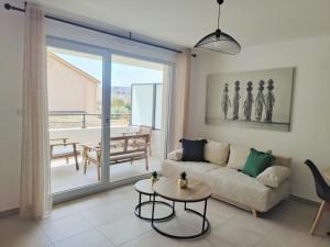 Appartements Cosy appartment - 8 min from Cannes - Parking - Terrace : Appartement 1 Chambre