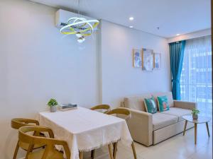 Gạos Homestay - The Song