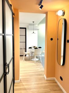 Home & Travel Apartments - AC - Parking - City Centre - Manufaktura - OFF Piotrkowska - EC1 - ATLAS Arena - Orientarium - Monopolis