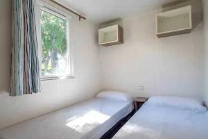 Campings Camping 3 etoiles - Piscine - efcaga : photos des chambres