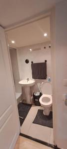 Maisons d'hotes Studio independant - chambre prive confortable & tv canal plus : photos des chambres
