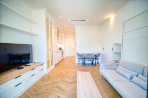 Lustica Bay Centrale by 2BHome