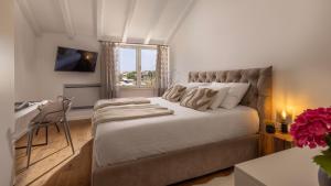 Villa Amorosa, Luxury Villa with Large heated Pool & Sea View, Lošinj Island
