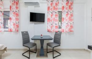 Cozy Apartment In Pula