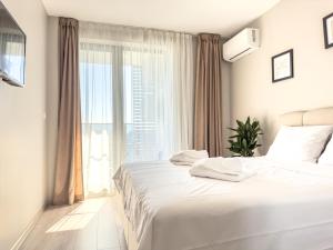 Modern 1BR Apartment with Free Street Parking and free Gym Pass