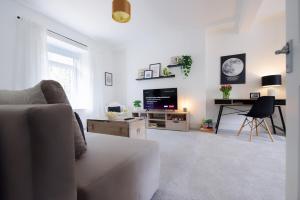 Rhondda Retreat 3-Bedroom House