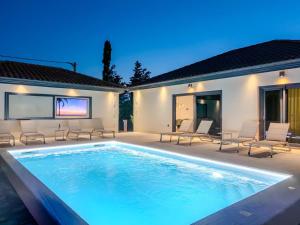 Villa Ballat with heated pool