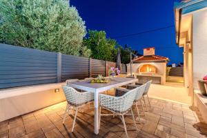 Villa Ballat with heated pool