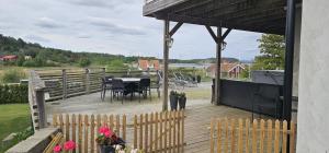 Apartment in Hoviksnas, 300 m from the sea with a view of the Tjorn Bridge