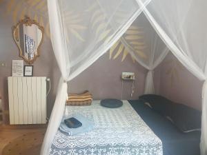 RaMaya casa dartista 2 THE ROOM