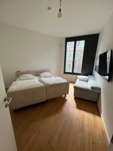 Berlin -Central-Mitte Light Filled 2BD