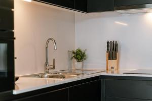 Huswell x Bel Air - Modern City Apartment with Terrace & Designer Touches