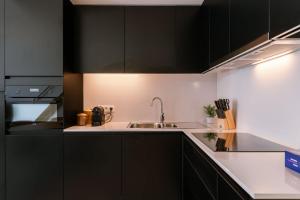 Huswell x Bel Air - Modern City Apartment with Terrace & Designer Touches