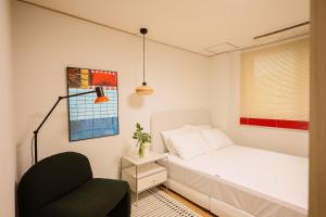 Shindang Cozy Stay, 5min Walk to Sangwangsimni Station, Fully Equipped 2-Room, Near Sindang & Dongdaemun