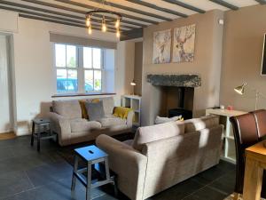 Snowdonia Cottage with shared hot tub 10mins from ZipWorld