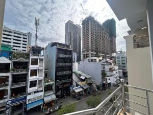 Stay and foody - 200m Bui Vien walking street