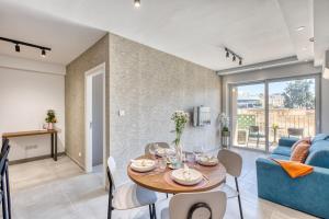 Stunning 1 Bedroom Central St Julians Sleeps 4