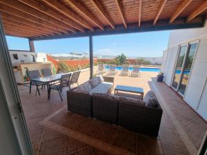 Extremely Private Villa, Heated Pool & Jacuzzi, Pool Wet Bar, Great Views.