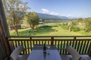 Apartment with Lake View room in Lake Resort Pressegger See