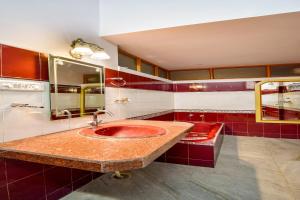 Hotel O The Nandinis Guest House