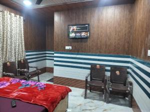 Shree Ram Saroj - Aksh Dham