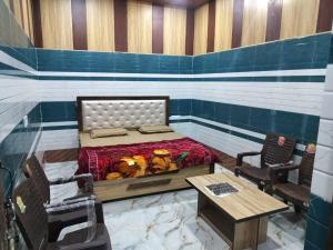 Shree Ram Saroj - Aksh Dham