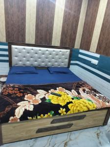 Shree Ram Saroj - Aksh Dham