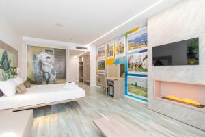 Max Motel - Art Gallery Room