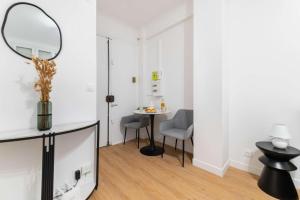 Studio elegant sacre coeur metro anvers - Paris 18 -2P