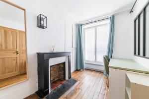 2 pieces confortable metro duroc - Paris 6 -4p