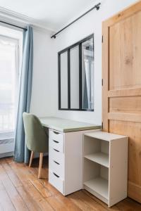 2 pieces confortable metro duroc - Paris 6 -4p