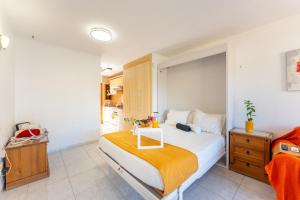 Estudio con mejor posición en Playa Las Vistas