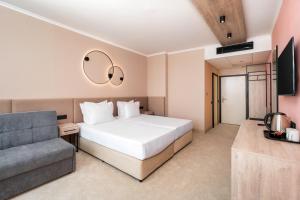 Deluxe Room with City View room in Festa Panorama Hotel