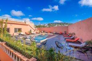 Royal Club Equestre Detroit Bed and Breakfast