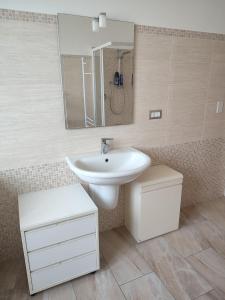 Casa Franca - SantAntioco a pochi passi dal lungomare - garden, sea and relaxation