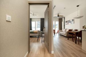 Prestiżowe Apartamenty z Widokiem na Rzekę i Parkingiem by Renters Prestige