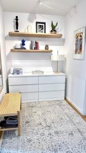 Heart of Aarhus, modern apartment and paid parking nearby