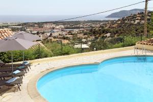 Maisons de vacances SOPHIES HOMES VILLA PANORAMIC SEA VIEW and POOL : Maison 2 Chambres