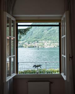 Camera Matrimoniale con Vista Lago