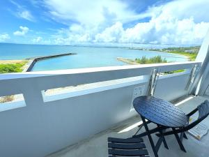 Crest Blue 403-オーシャンフロント! 新築マンション!