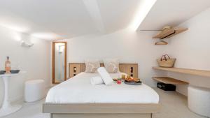 La Ponche l Old Village l Shellter Rentals