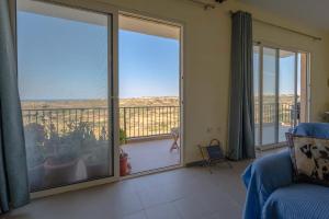 3 Bdr Apt with Panoramic Valley Beach Views