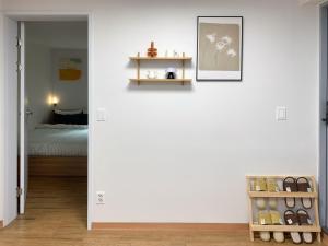 a 5-minute walk from airport bus stop, near Gangnam, Hongdae, Arrived at Express Bus Terminal Station, Subway 7min, Convenient access to other regions such as Busan, Gwangju, and Jeonju