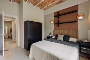 Indiana - 2 bedrooms, office and balcony in Eixample Dreta